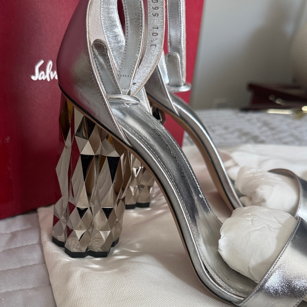 Salvatore Ferragamo Shiny Silver Heels - Picture 4 of 6